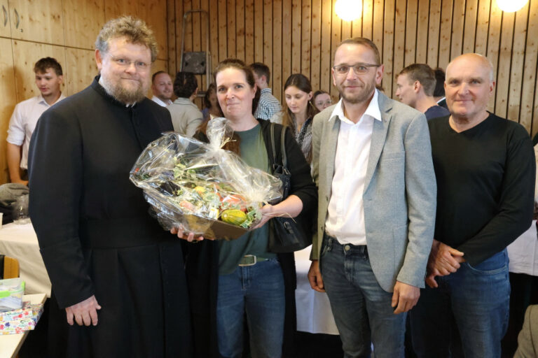 61ed56df-1f9f-45b9-832d-d38f99299237